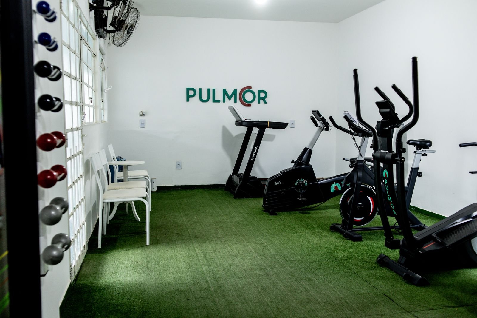 Sala de treinamento físico e reabilitação da PulmoCor